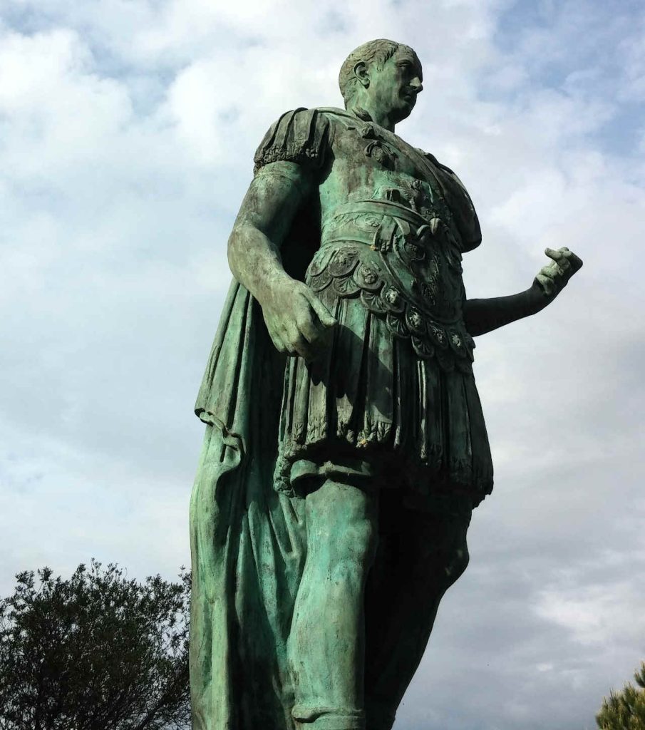 Statua di Giulio Cesare